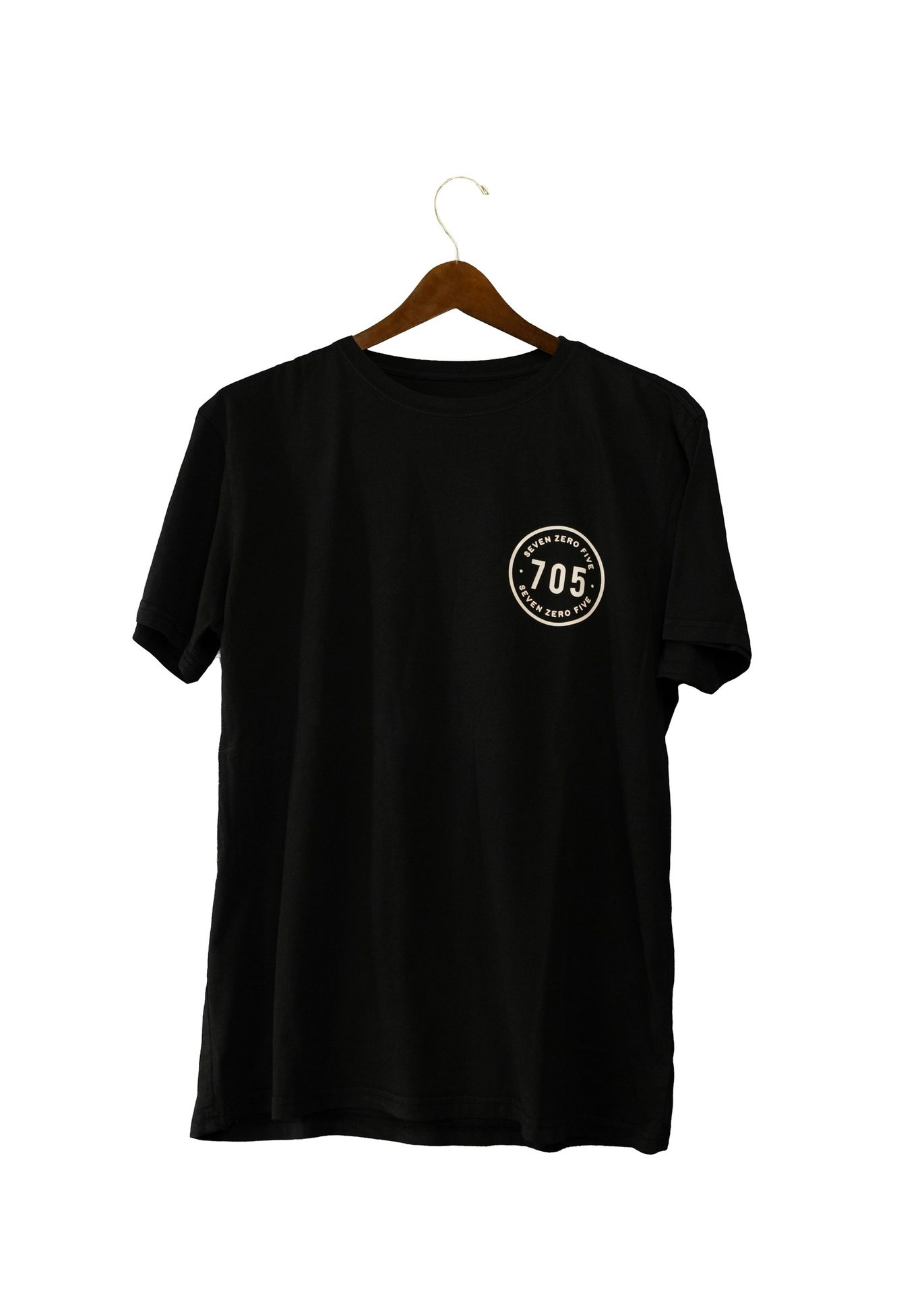 black crew neck t-shirt